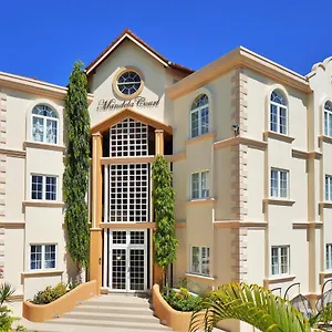 Mandela Court Grenada Aparthotel
